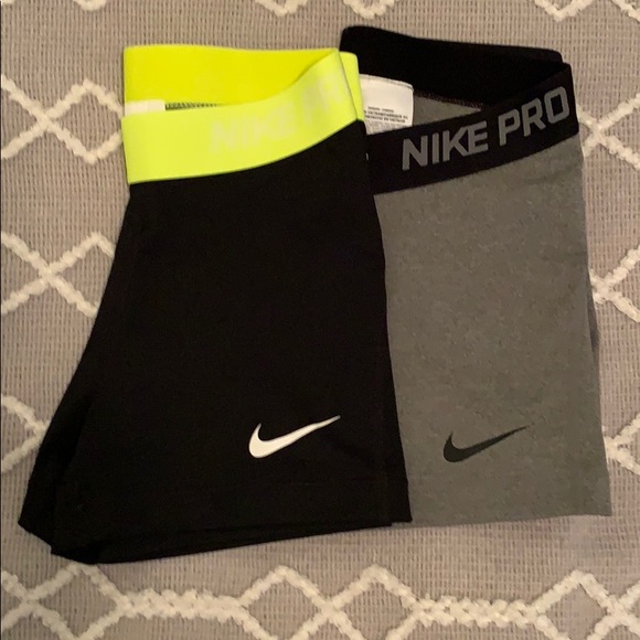Small Nike Pro Dri-fit shorts - Picture 1 of 3